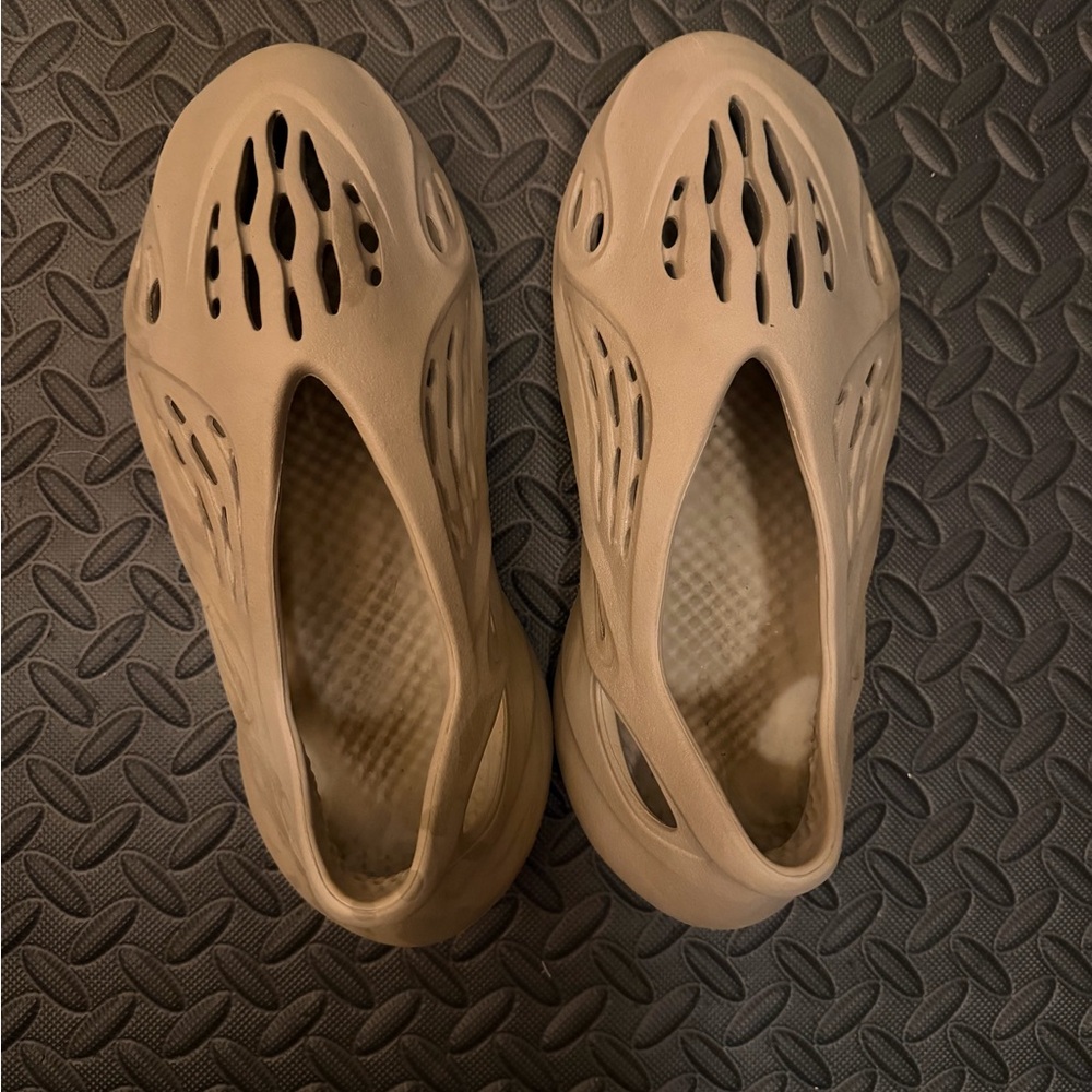 Yeezy Foam Runner
